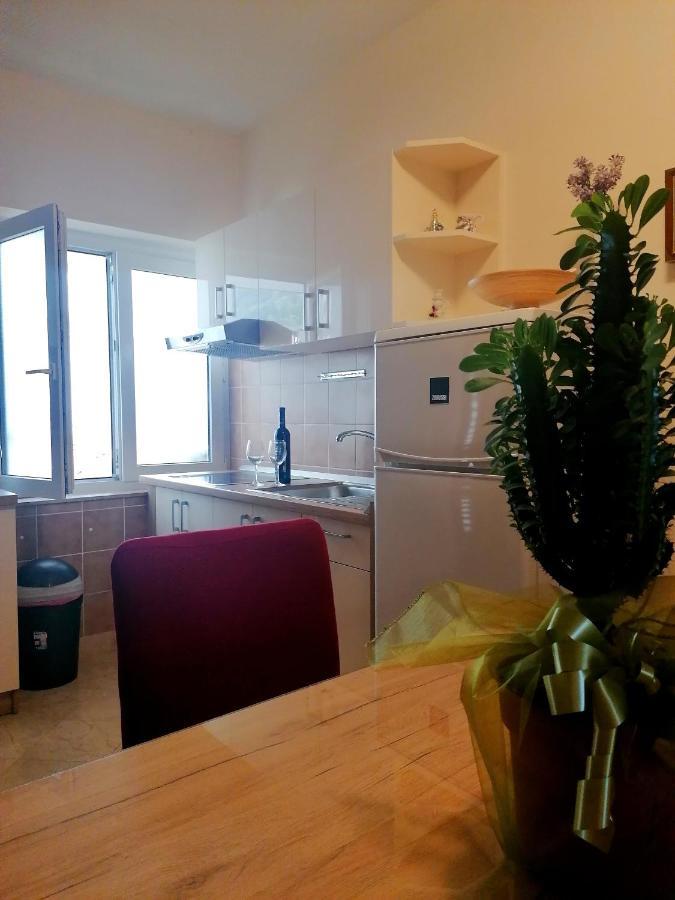 Apartments Melinda Baška Voda Eksteriør bilde