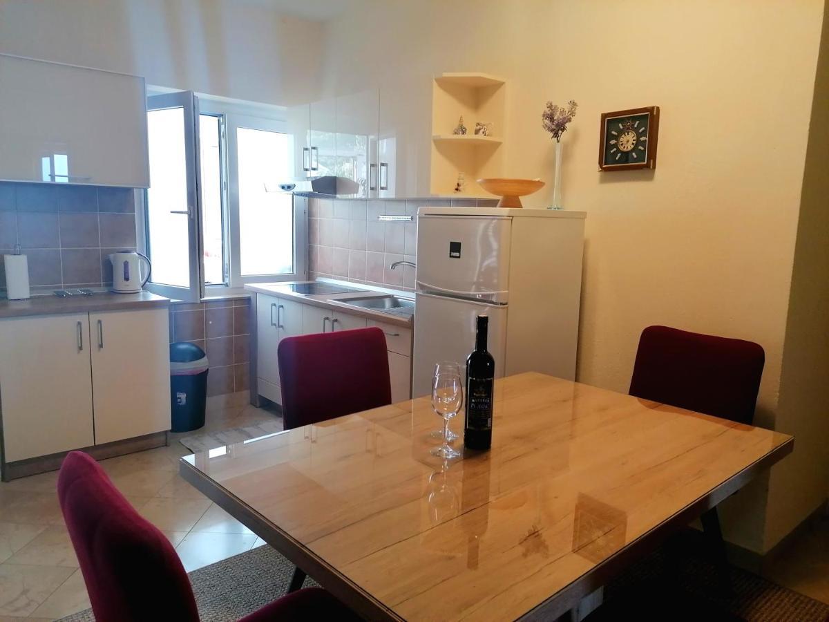 Apartments Melinda Baška Voda Eksteriør bilde