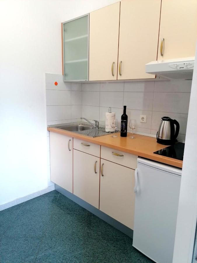Apartments Melinda Baška Voda Eksteriør bilde