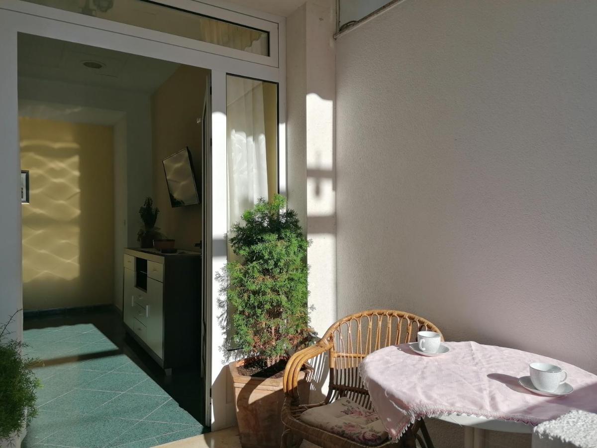 Apartments Melinda Baška Voda Eksteriør bilde