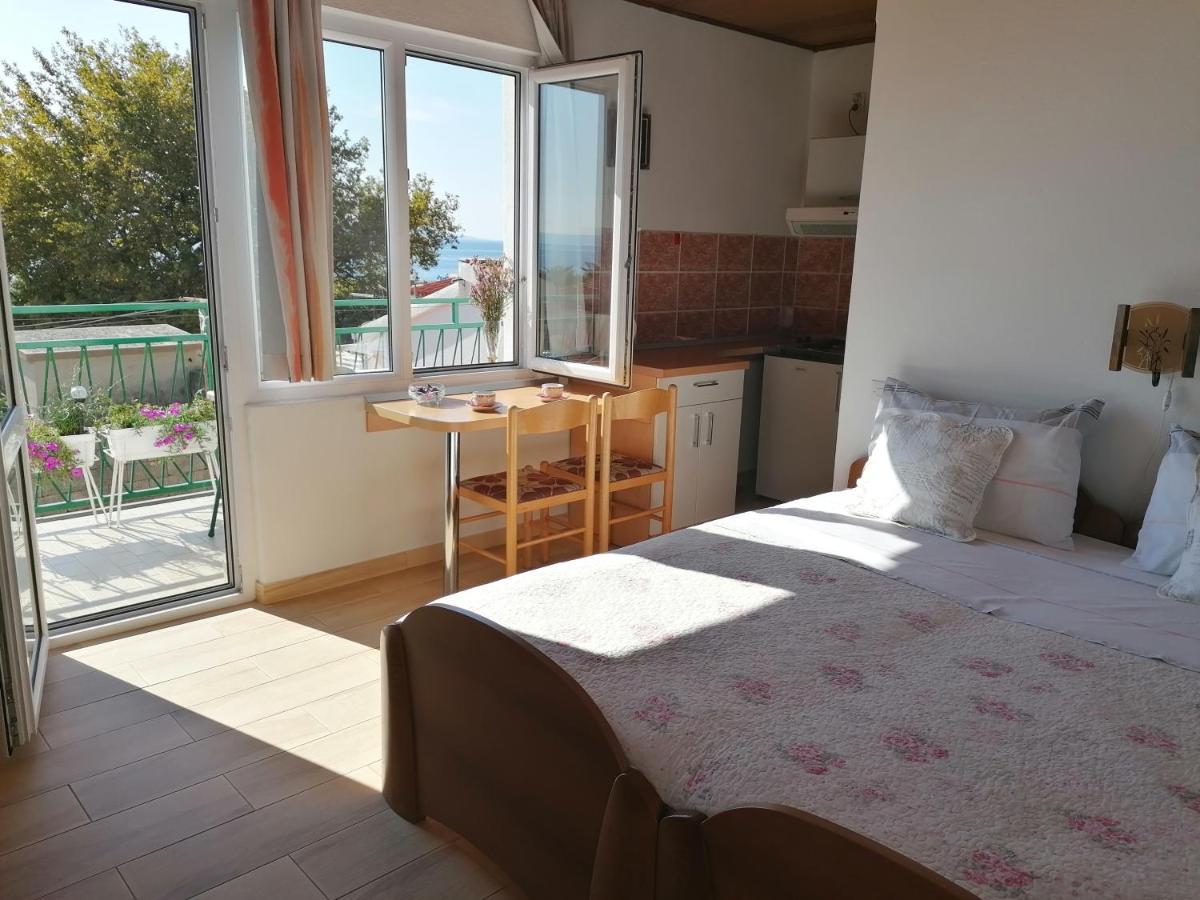 Apartments Melinda Baška Voda Eksteriør bilde